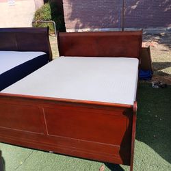 Queen Bed…Mattress/boxspring/Bed Frame…3838 Hillcroft St 77057,Houston 