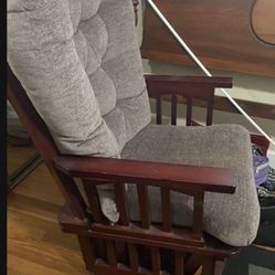 Gliding Chair.        20 Dollars 