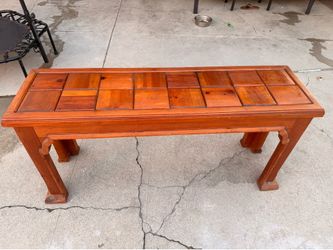 CONSOLE TABLE