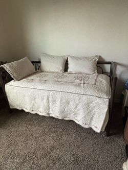Deluxe Daybed. Mattresses (2) included