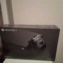 Xbox One X 1TB Gaming Console - Black & PLAYSTATION BUNDLE DEAL/ TAKE BOTH-$450