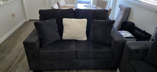 Loveseat for Sale ā $150 OBO
