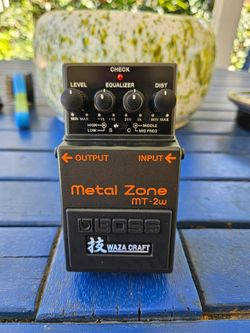 Boss Metal Zone MT 2w