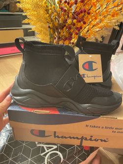 WOMANS SHOE BRAND NEW SIZE 8