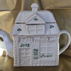 Irish Clover Tea Pot