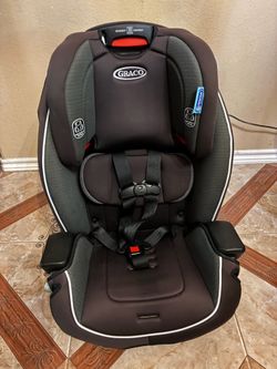 GRACO slim fit 3- in - 1 unisex convertible car seat exp 06-09-2030