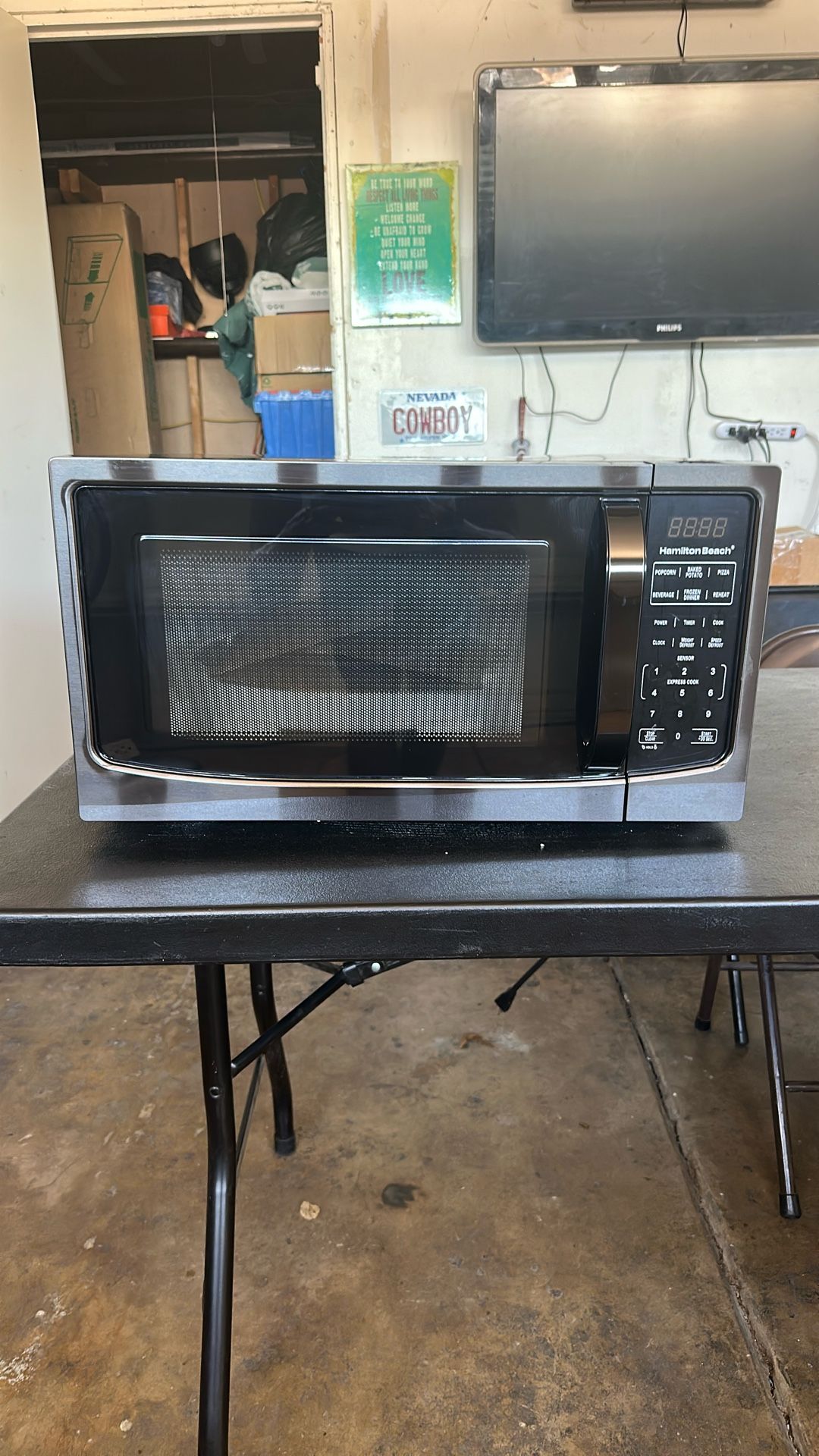 1.6 cu. ft. 1100 Watt Microwave