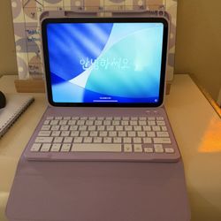 iPad 10th Generation With Keyboard And Case