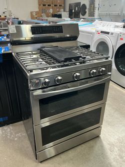 Samsung NX60A6751SS Gas Range (Open Box / Scratch & Dent)