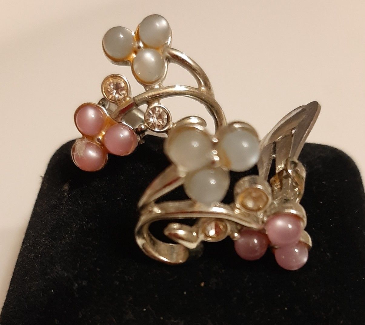 Vintage clip on earings sara coventry
