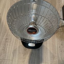 Like New. Presto HeatDish parabolic electric heater/heat/space heater