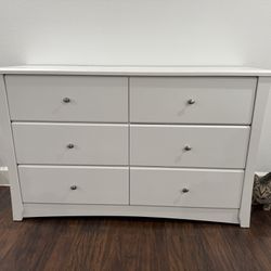 White Manufactured Wood Dresser