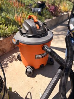 12 gallon wet/dry vacuum