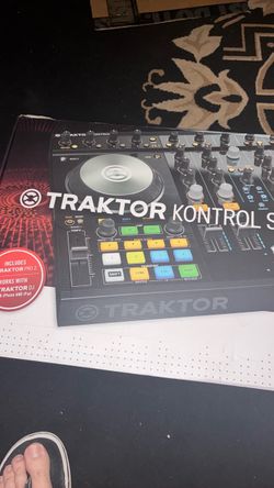 Traktor Kontrol S4 Gen 2 DJ Controller