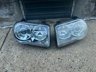 Chrysler (contact info removed)- 2010 headlights
