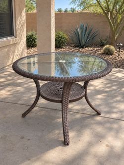 Round Wicker Patio Table with Glass Top