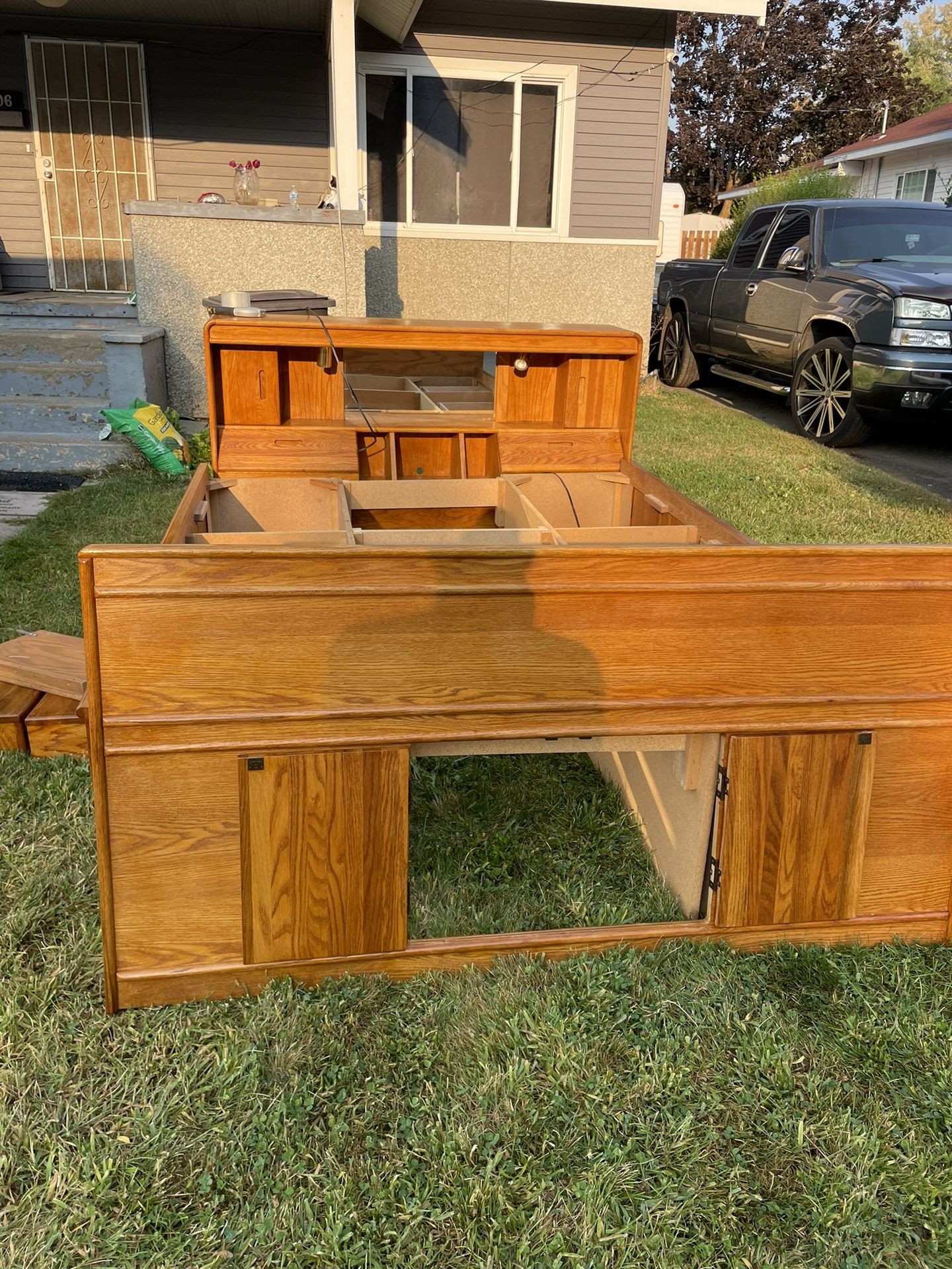 Queen Bed $1000 Obo