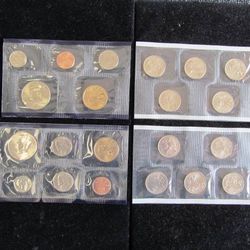 Pair 2002 & 2004 Philly Mint Sets in OGP -- 21 TOTAL STELLAR COINS! Thumbnail