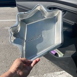 Graduation Cap Character Cake Pan