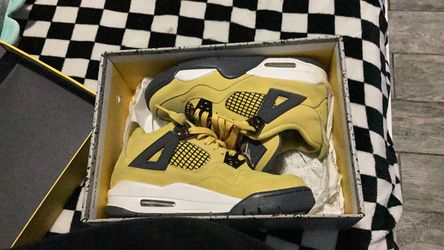 Yellow Air, Jordans size 4Y for boys and in great condition