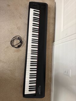 M-AUDIO Hammer 88 USB MIDI Keyboard Controller w/88 Hammer Action Piano Keys