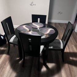 Dining Table & Chairs