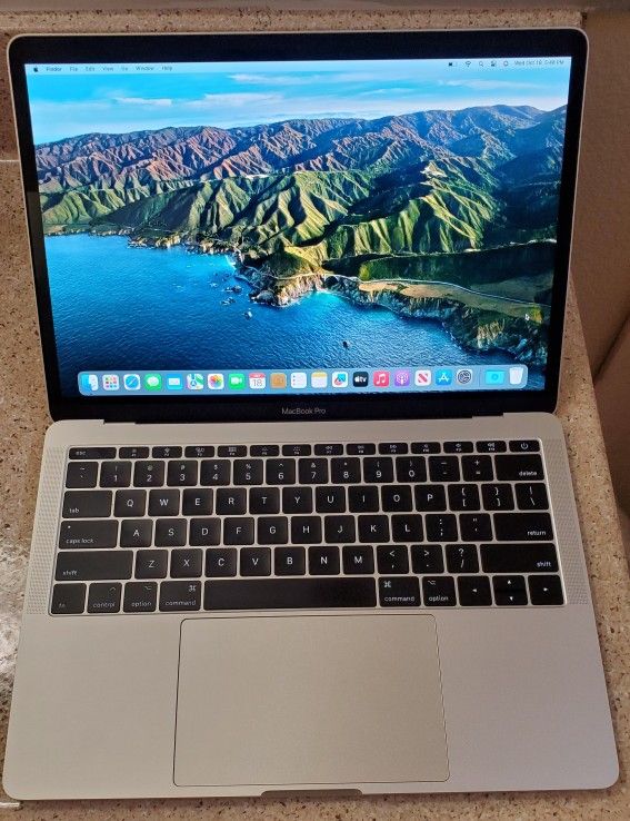 MacBook Pro Retina 2017 (Microsoft Office and Final Cut Pro, Working Perfectly)