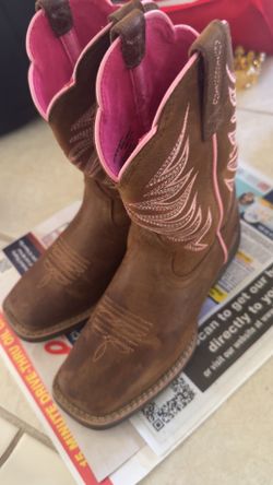 Girl Ariat boots
