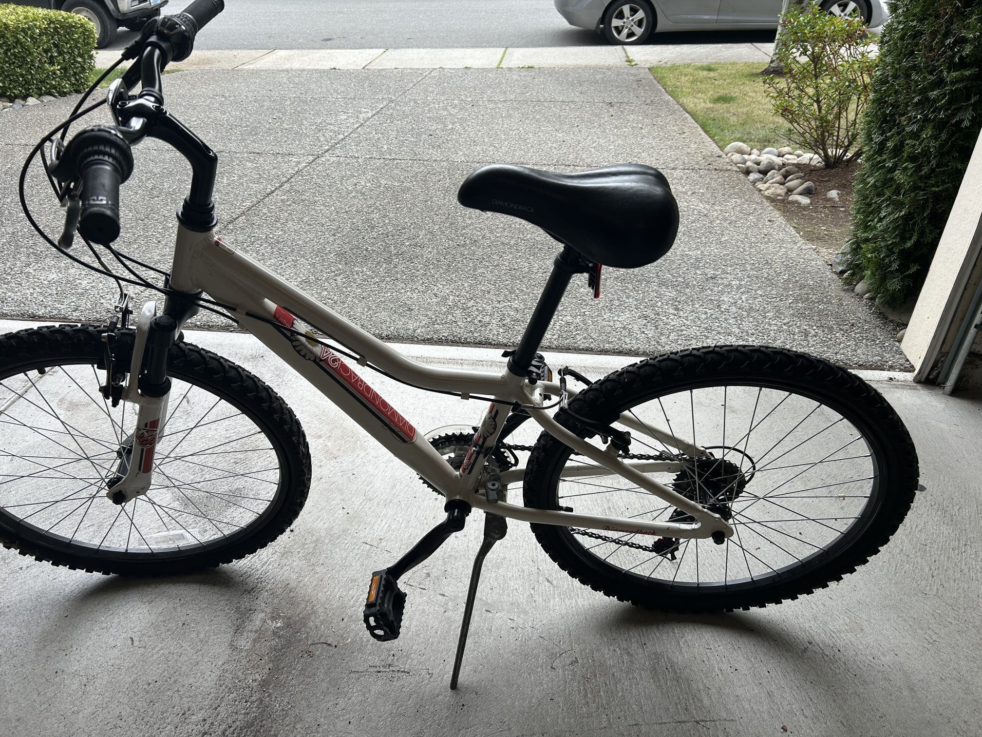 Diamondback Lustre 24 inch Bike