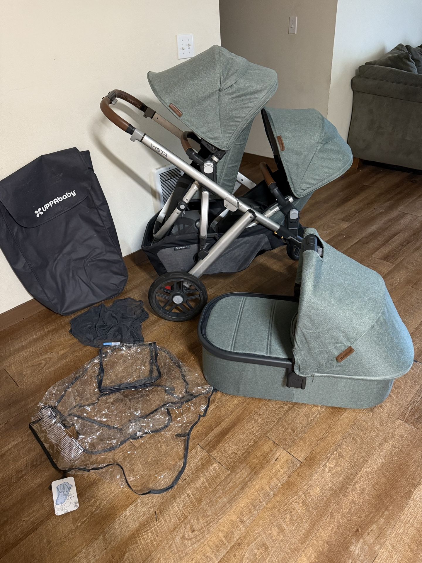 Uppababy Vista V2 Stroller and Bassinet