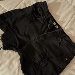 black shorts 