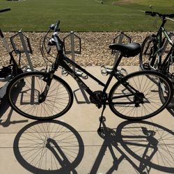 Cross 200L Bike 21sp Comfort Hybrid Bike// Graphite