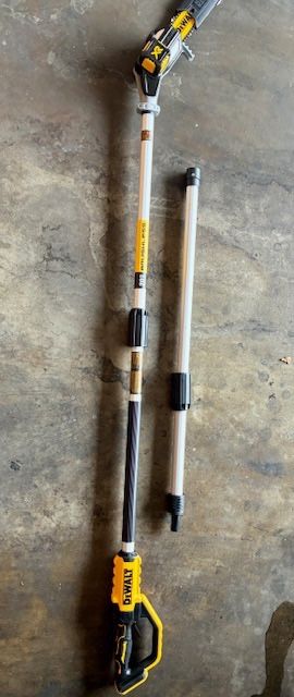 DEWALT 20V MAX 8in. Brushless Cordless Battery Powered Pole Saw (Tool Only)