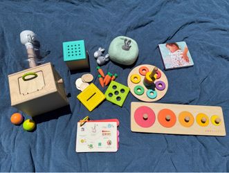 Lovevery-  The Babbler Play Kit (13-15+m)