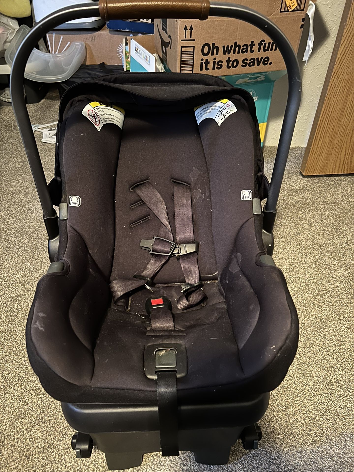 Nuna Infant Car seat & Base