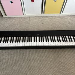 88 Key Yamaha P-225B Digital Keyboard 