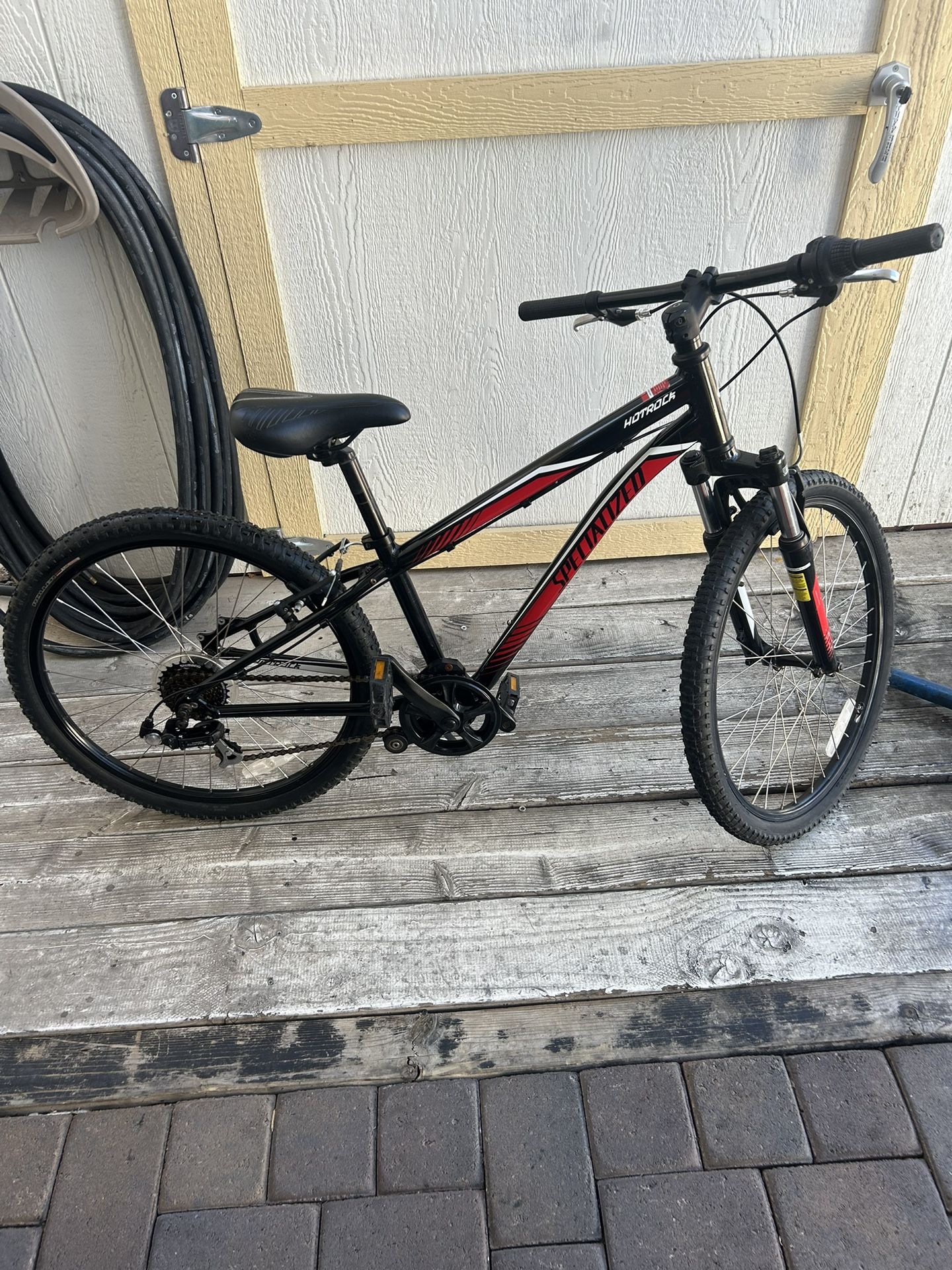 Specialized Hotrock 24 Kids Bike