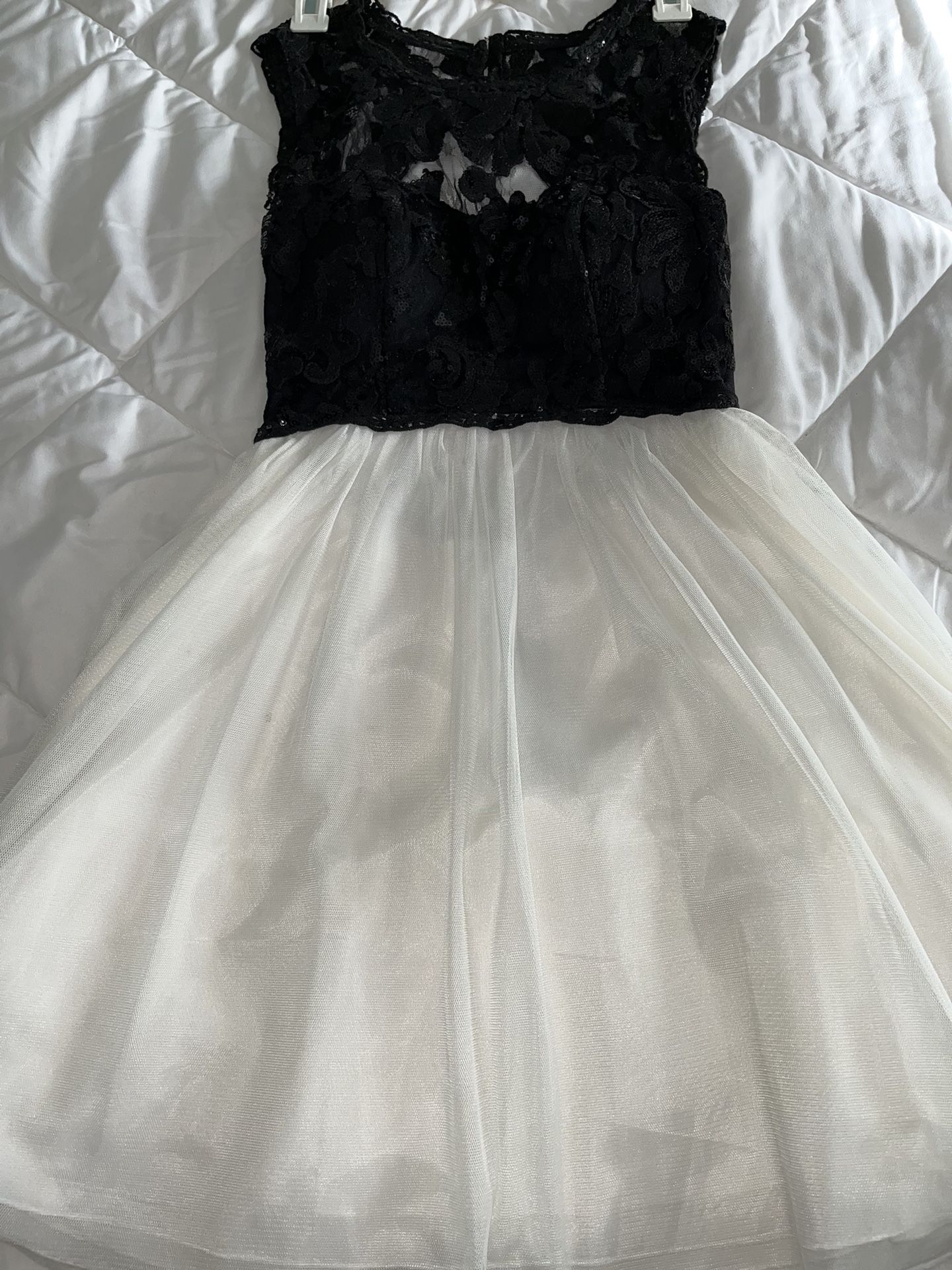 Dress - Black & white