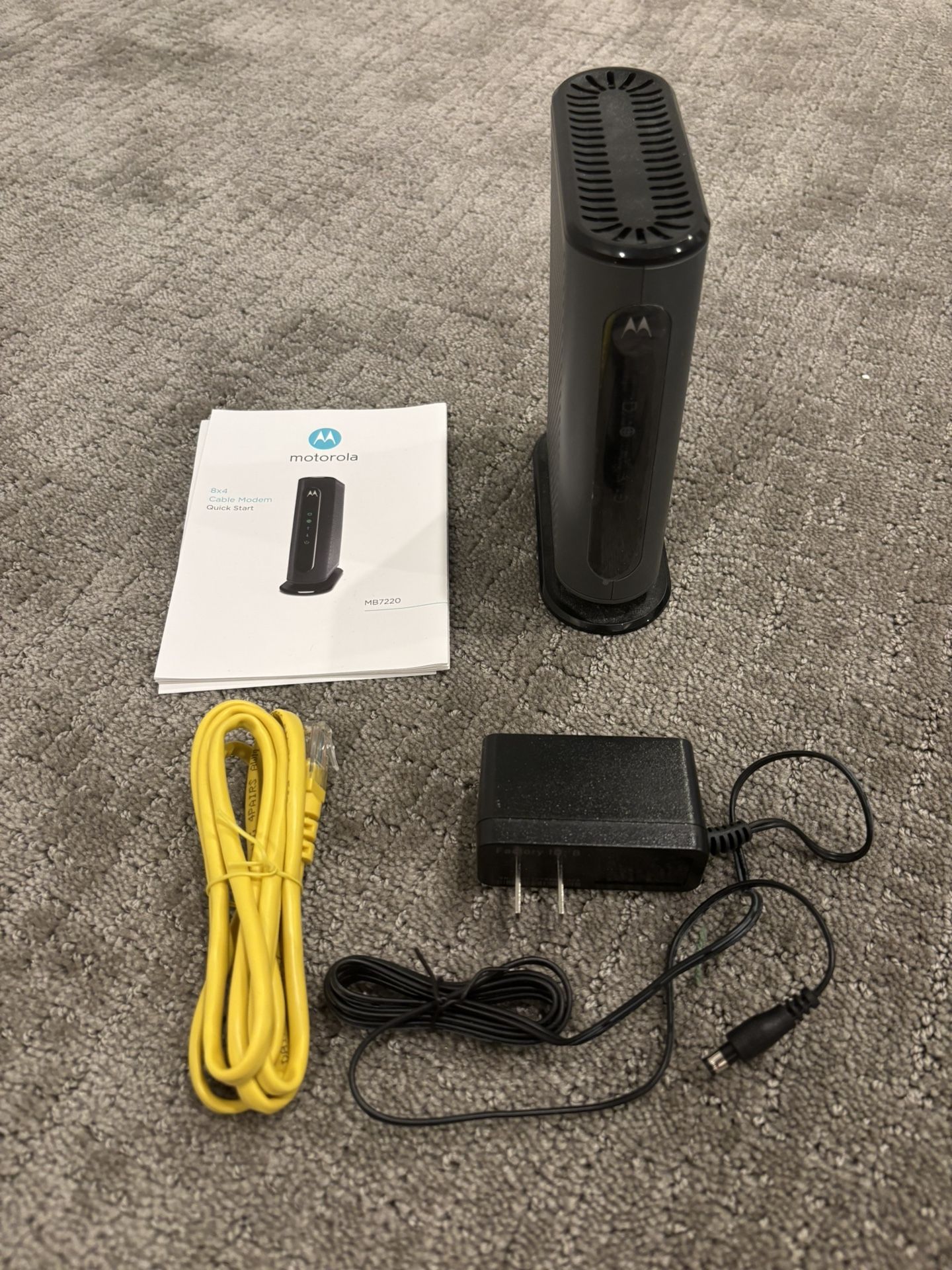 Motorola 8x4 Cable Modem MB7220
