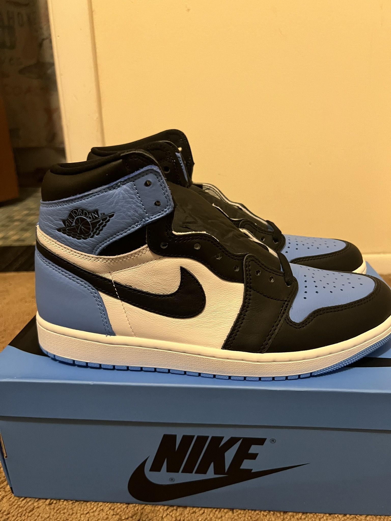 Jordan 1 Unc
