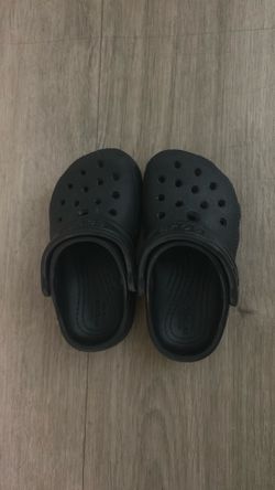 Black Crocs Kids C7 – New