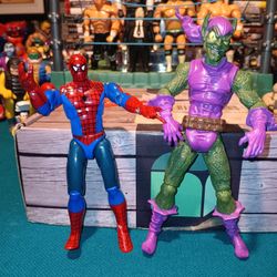Marvel Superheroes Figures " Amazing Spider-Man " & " The Green Goblin " ( Vintage Hasbro/Toybiz 1992/2009 )