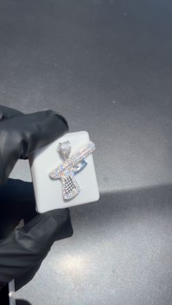 Moissanite gun pendant