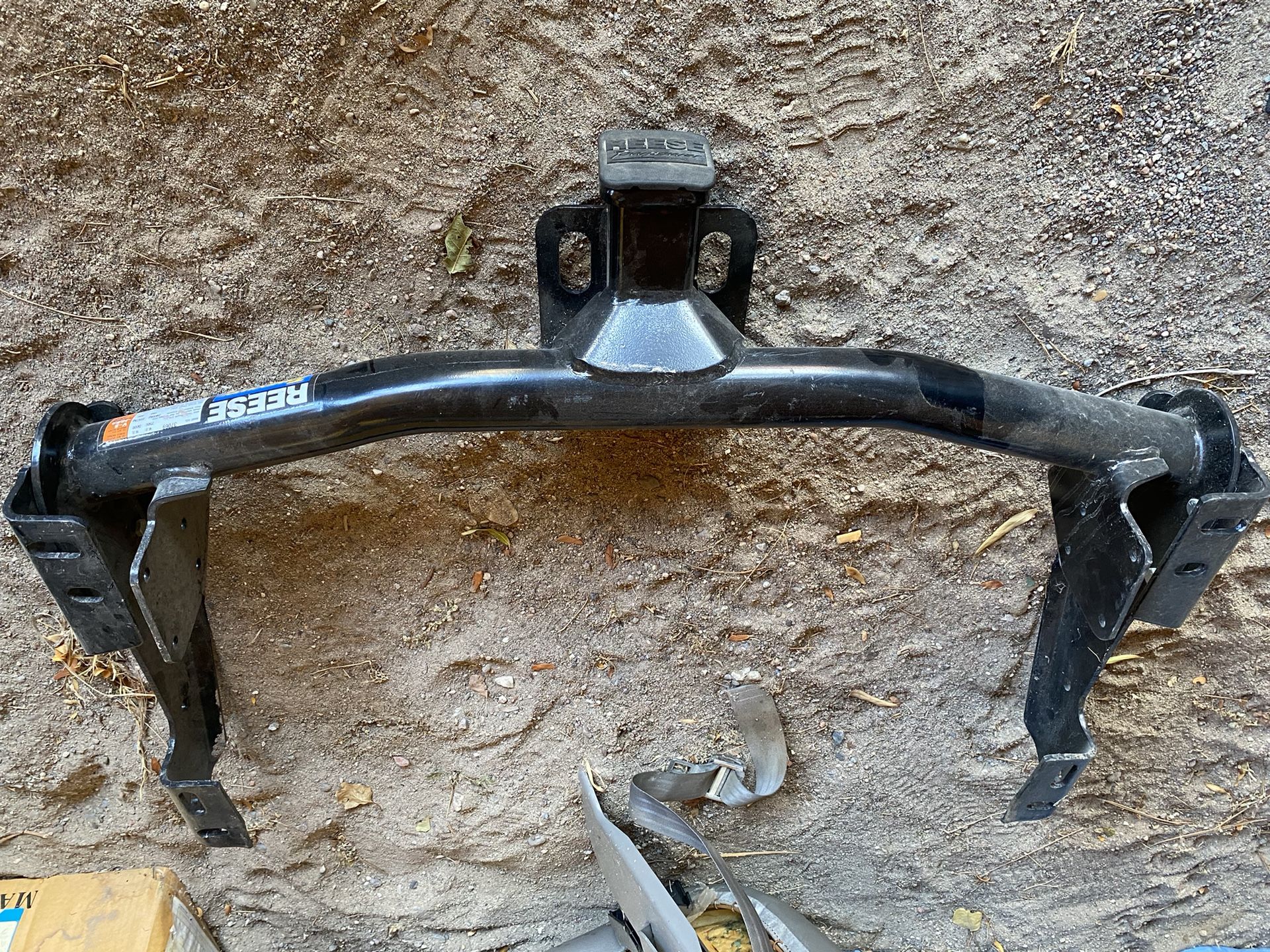 Reese Universal Custom Fit Hitch