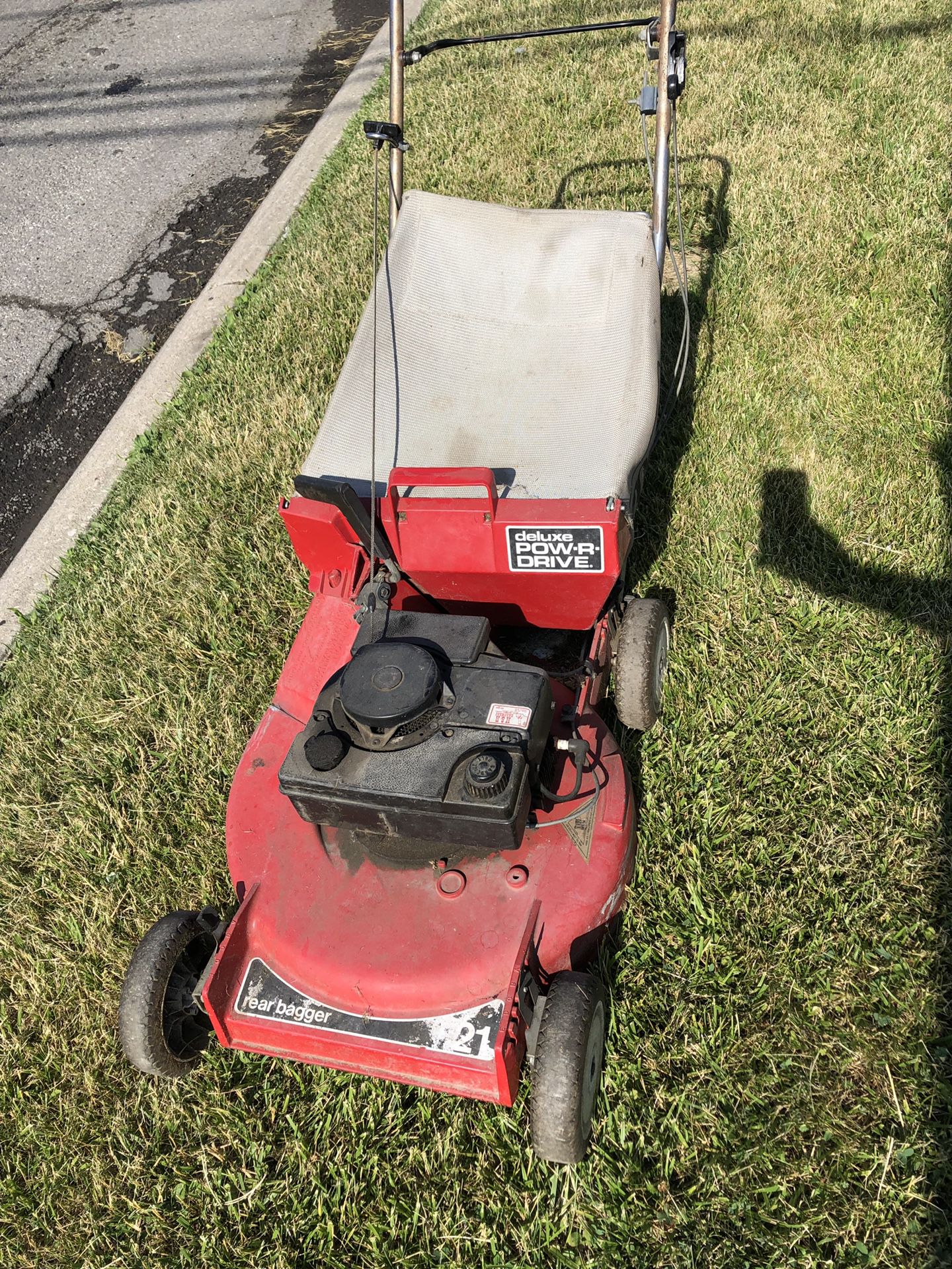 Lawn mower With Large Bag, Starts Right Up first pull