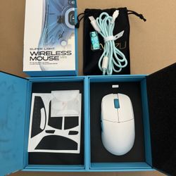 Lamzu Atlantis Mini Pro Wireless Gaming Mouse, Ultra Lightweight 51g, Mechanical Switch,Symmetrical,26000 DPI,MCU Nordic 52840,Silver TTC Encoder,PAW3