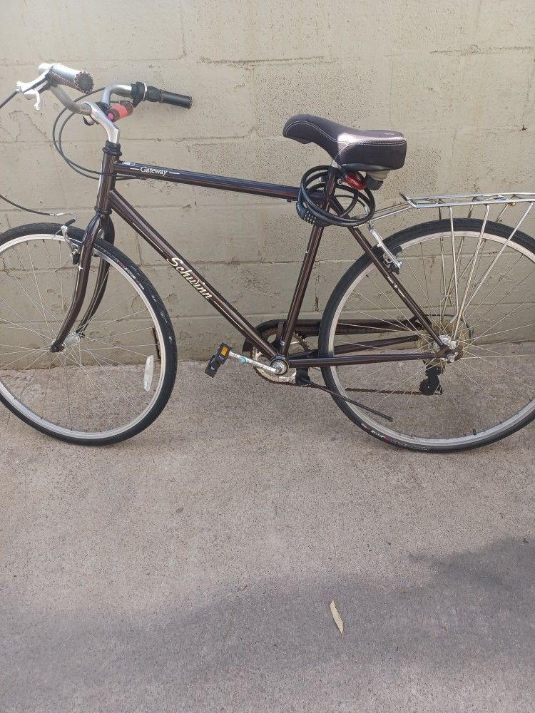 SCHWINN Size 700 Speed 7 Frame 21