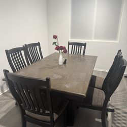 Used 7piece Dinner table set