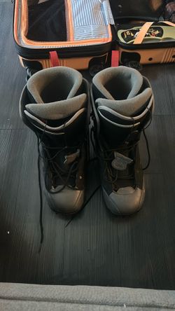 Snow boots