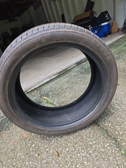 Firestone 245/45R20 Tire